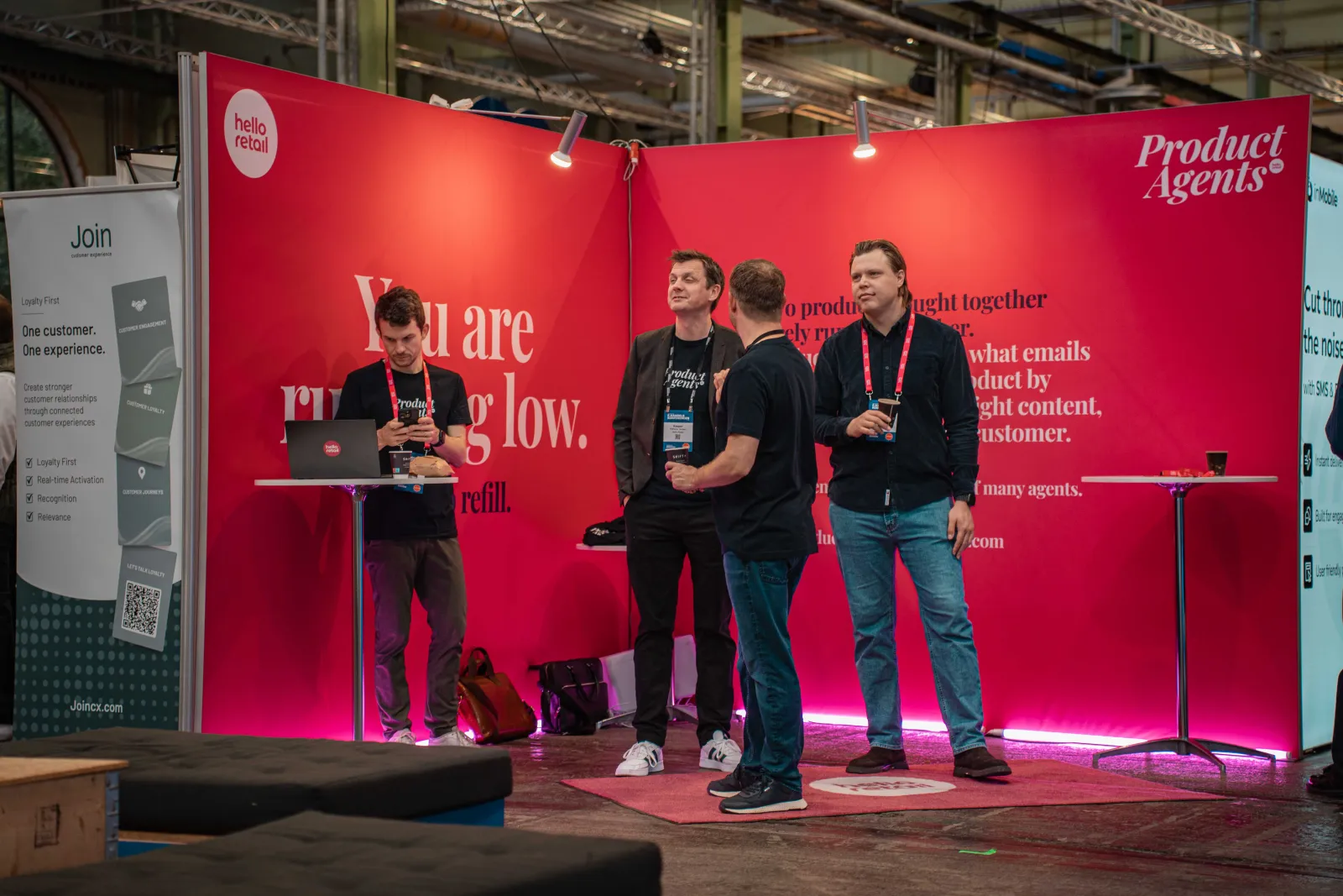 The Hello Retail booth at E-handelskonferencen 2026 with the headline “You are running low.”