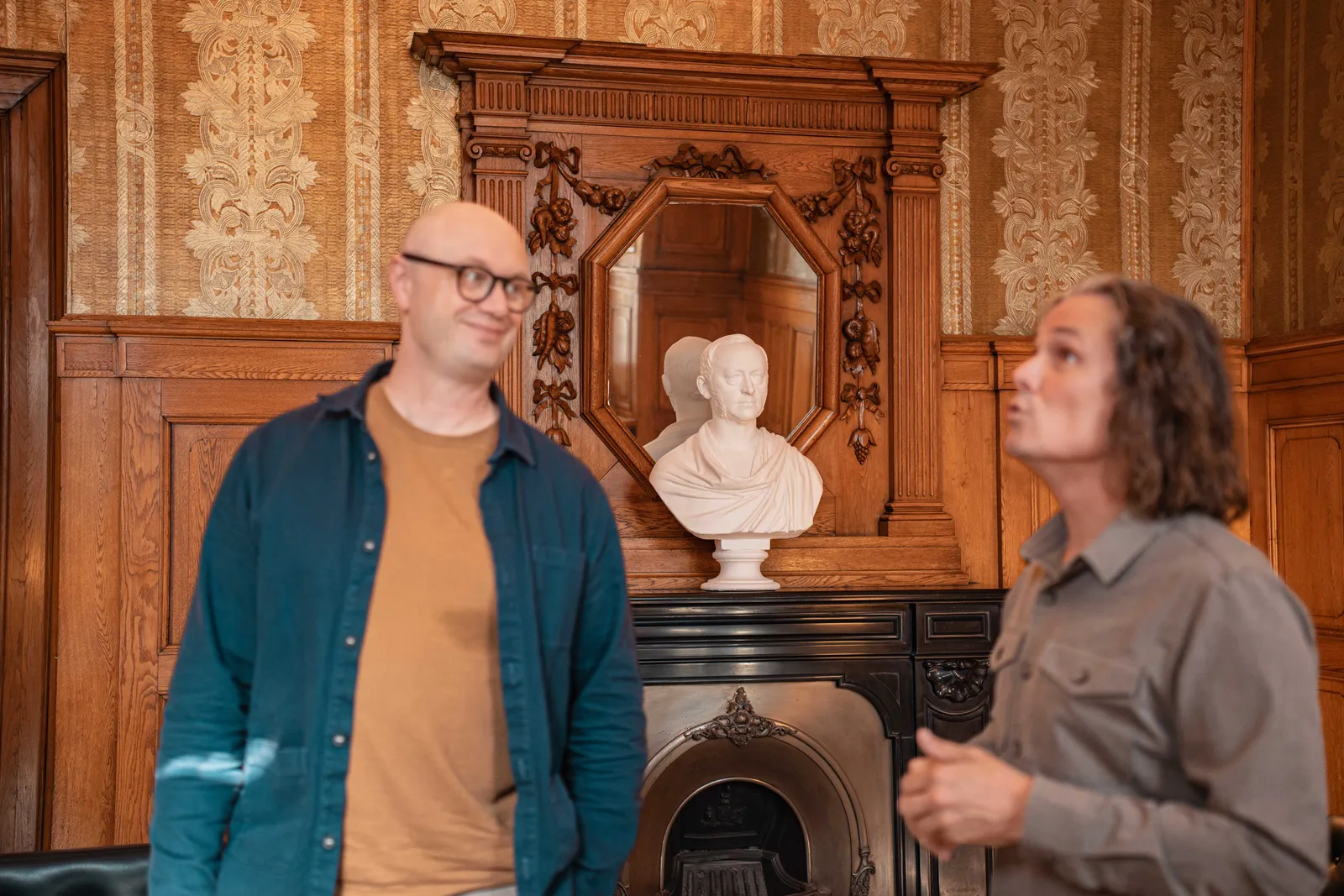 Carsten Rose Lundberg talking with Rasmus Skjoldan after the recording